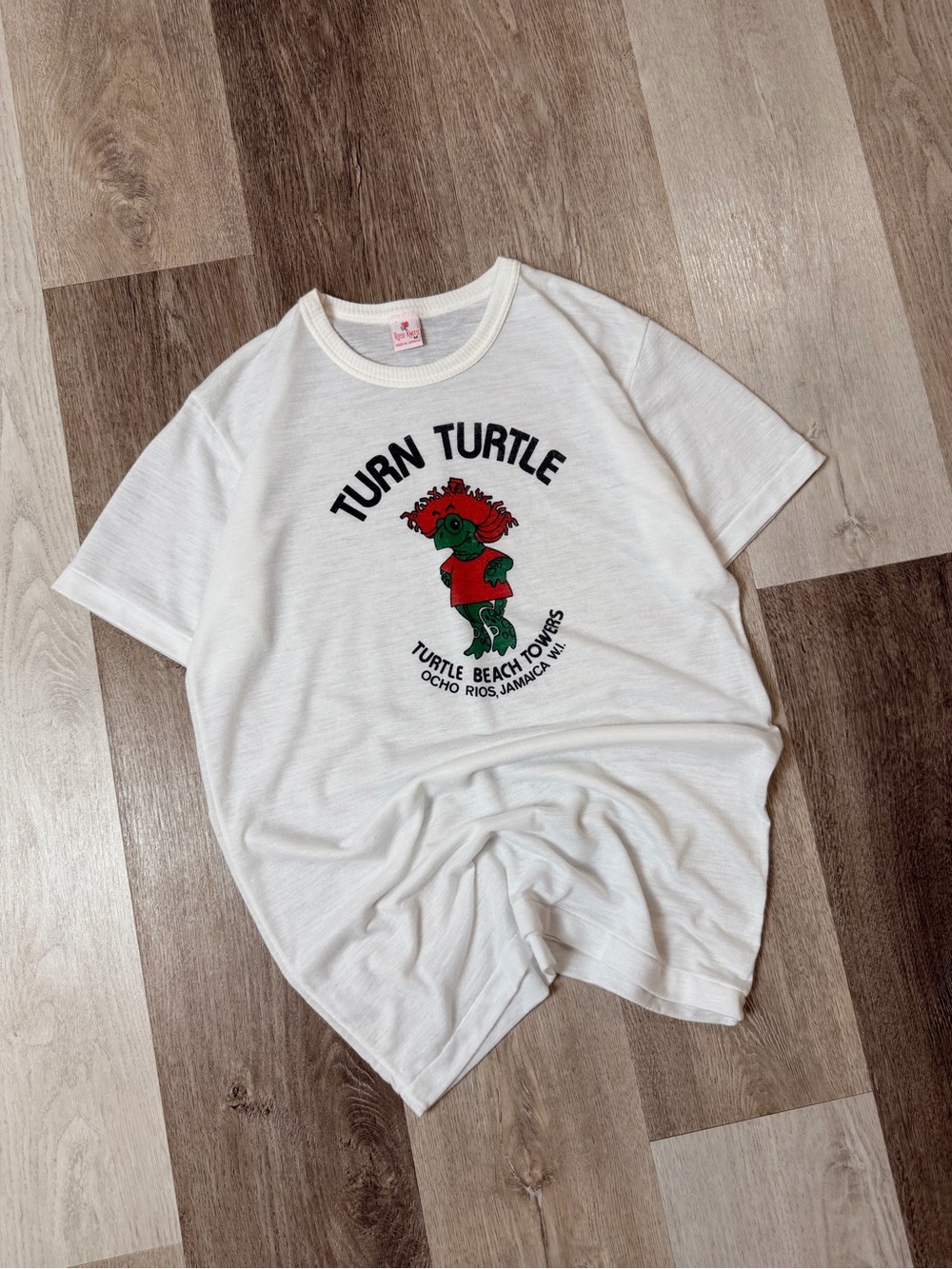 Vintage 80s Turtle Jamaica Graphic Tee